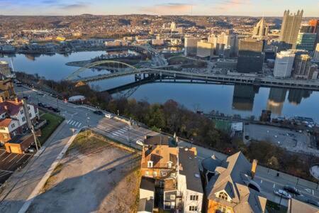 Charming Studio-Panoramic View-Your Pittsburgh Sanctuary Apartment Exterior photo