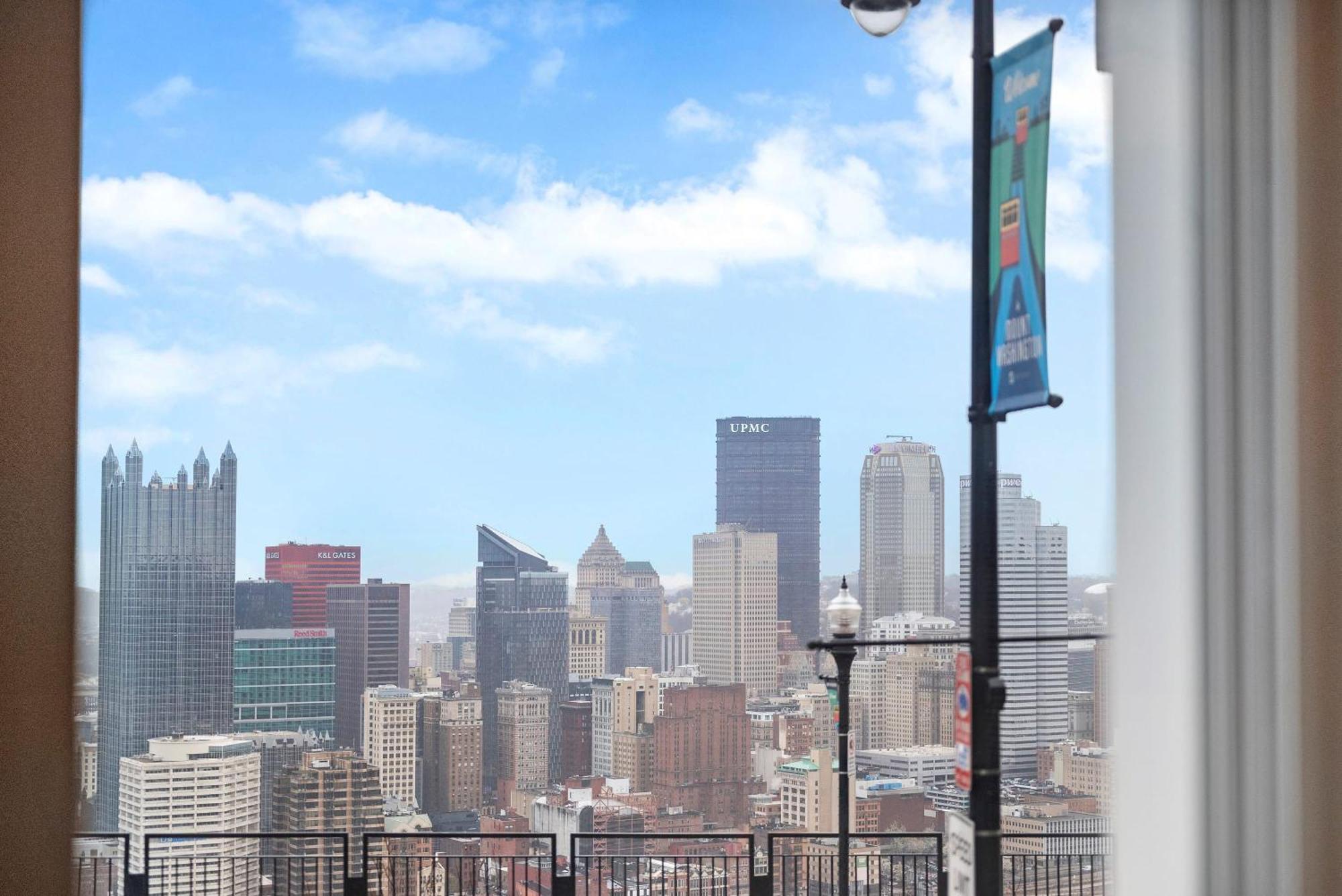 Charming Studio-Panoramic View-Your Pittsburgh Sanctuary Apartment Exterior photo